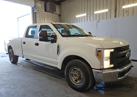 2017 Ford F250 Super Duty из США, поврежденный, VIN 1FT7W2A62HEE04475